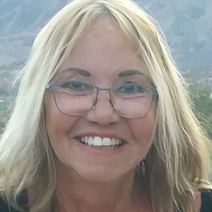 Meet your Posher, Marcia